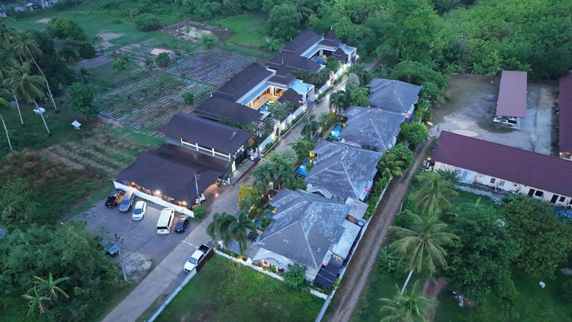 Narintara Private Pool Villas - Free Tuk-Tuk Service To The Beach! Ao Nang Bagian luar foto